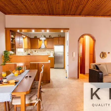 Semesterbostad Family & Friends Maisonette In Lixouri!