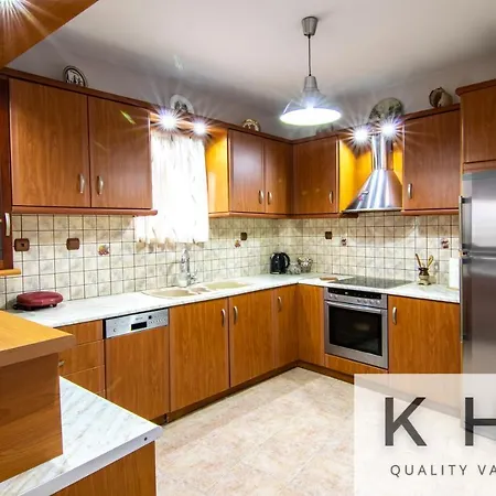 Holiday home Family & Friends Maisonette In Lixouri! *