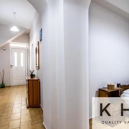 Vakantiehuis Family & Friends Maisonette In Lixouri! *